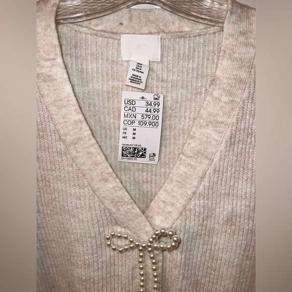 H&M Beige Cardigan with Pearl Accent - Picture 4 of 4